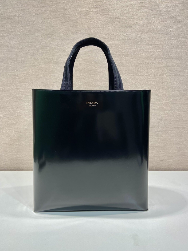 Pra*a tote bags